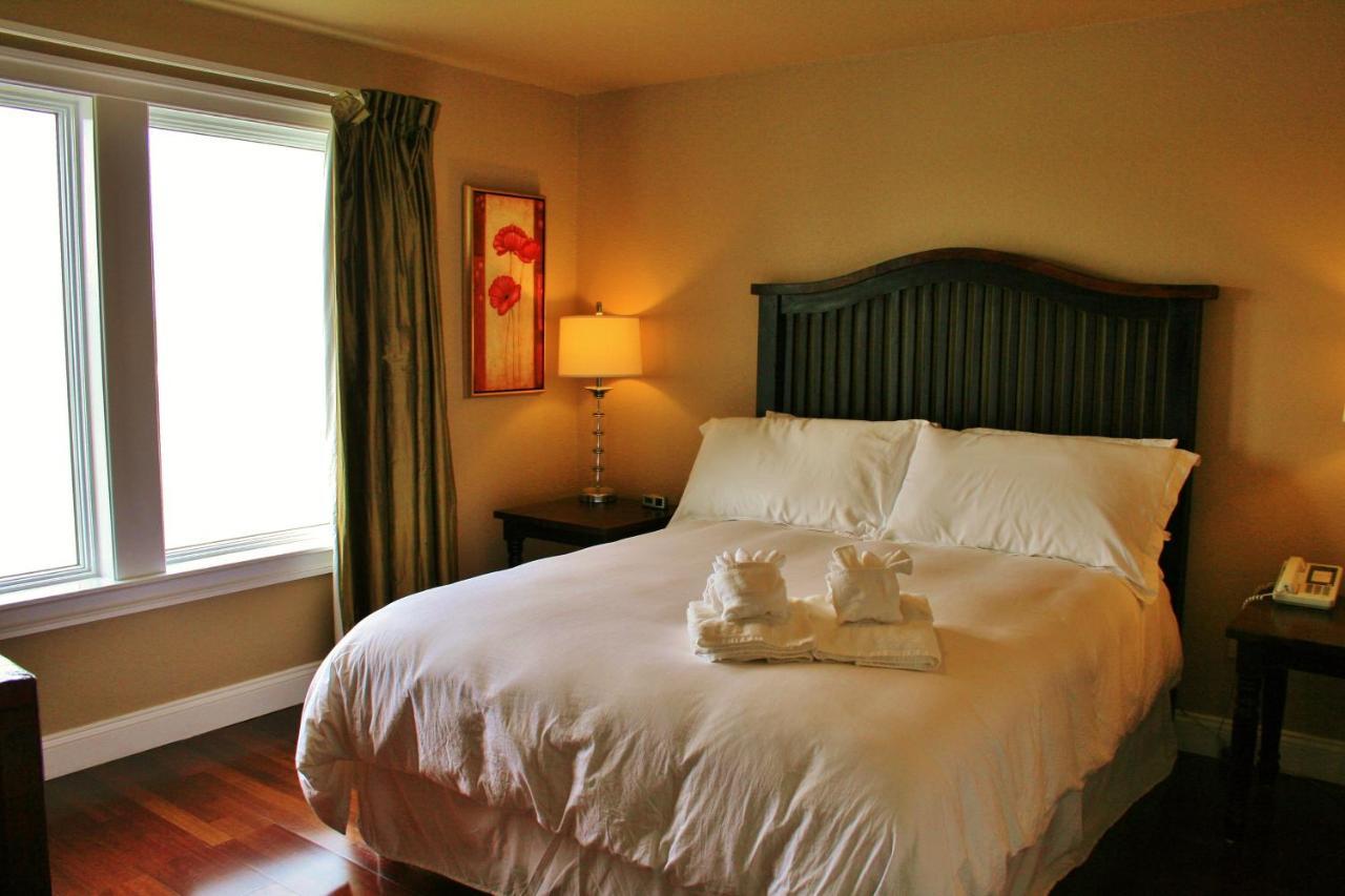 Oasis Suites Hotel ナグス・ヘッド エクステリア 写真